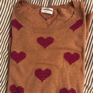 Pullover sweater with heart embroidery